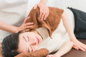 ヘッドマッサージ・ヘッドスパにはストレス軽減とリラクゼーションの効果が期待できます。